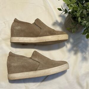 🚨 last call!! Caslon size 10 wedge sneakers beige